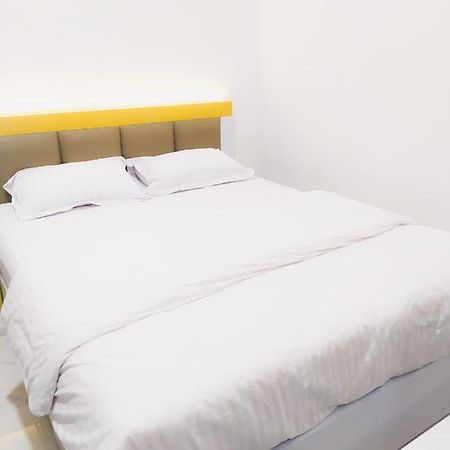 Hotel Griya Anggrek Trenggalek Zewnętrze zdjęcie