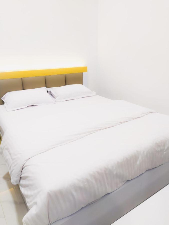 Hotel Griya Anggrek Trenggalek Zewnętrze zdjęcie