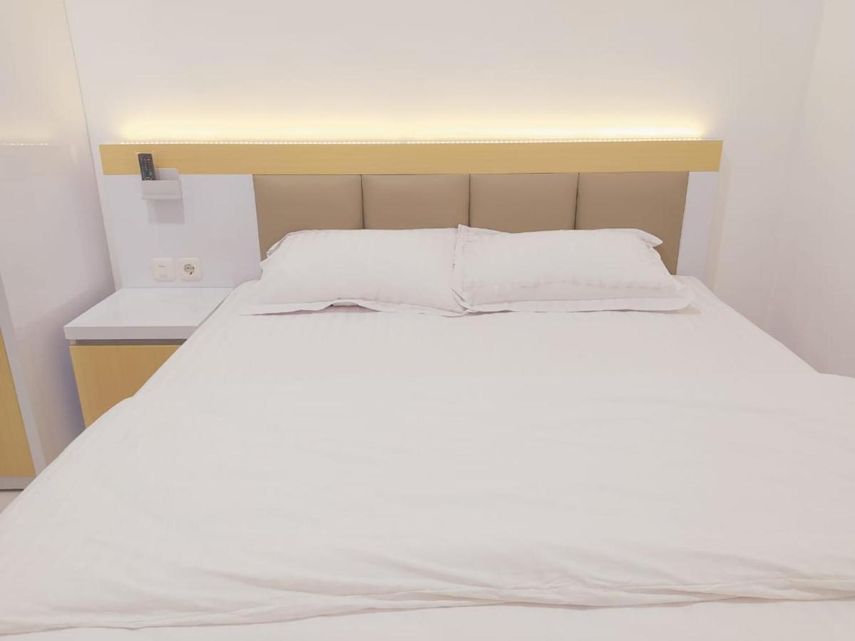 Hotel Griya Anggrek Trenggalek Zewnętrze zdjęcie
